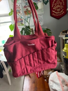 Soolla Canvas bag in Sangria